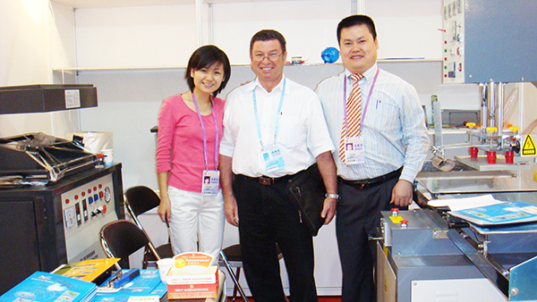 歐州參展，德國(guó)客人專(zhuān)程來(lái)看我們