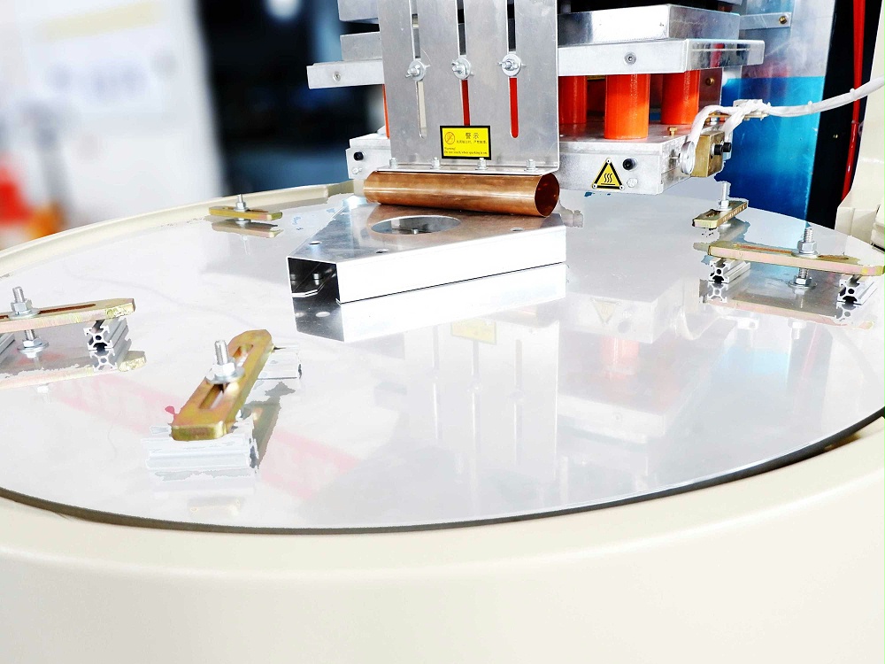 三工位自動轉(zhuǎn)盤高周波熔斷機